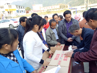 情系毛畈村，將黨建工作深入地方扶貧 